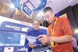 Nếu coi doanh nghiệp là một cỗ xe, thì động cơ là tinh thần doanh nghiệp, tay lái là văn hóa doanh nghiệp và bánh xe là công nghệ 4.0.