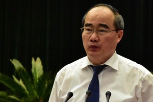Bí thư Thành ủy TP.HCM Nguyễn Thiện Nhân: Sẽ tính toán rút vốn đầu tư vào ngân hàng
