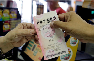 Tổng giá trị giải độc đắc Powerball và Mega Millions ở Mỹ đã lên hơn 2, 2 tỷ USD. (Ảnh minh họa: USA Today).