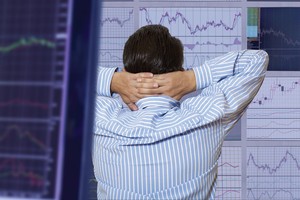 Các quỹ đầu tư trong nước đang gặp vướng mắc với chính sách thuế. Ảnh Shutterstock