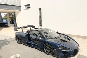 Hình ảnh chiếc xe ở đại lý McLaren Munich khi còn nguyên vẹn.