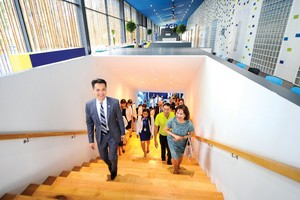 ACB luôn đặt yếu tố con người lên hàng đầu trong chiến lược phát triển.