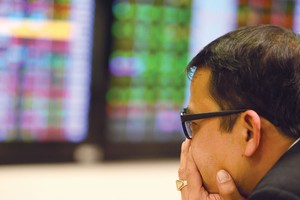 Tuy rủi ro giao dịch chứng khoán phái sinh rất lớn, nhưng điểm hấp dẫn là có thể kiếm lời cả khi thị trường giảm điểm.