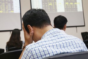 Mua theo cổ đông nội bộ: Cẩn trọng lỗ to