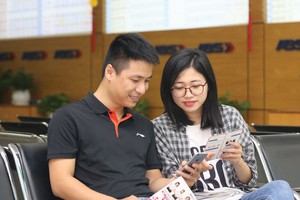 Chọn mua gì khi chứng khoán rơi?