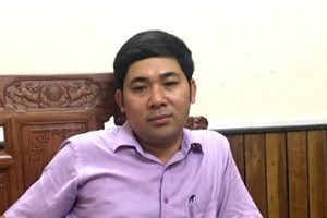 Ông Lê Văn Tuyên, Giám đốc Ban quản lý dự án huyện Hà Trung đã bị đình chỉ chức vụ.