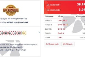 Khách hàng đầu tiên ở Quảng Ngãi trúng Vietlott 3,29 tỷ đồng