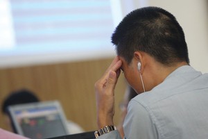 Nhà đầu tư cá nhân trên TTCK Việt Nam chủ yếu vẫn tự đầu tư, thay vì bỏ vốn vào các quỹ như thông lệ phổ biến trên thế giới 