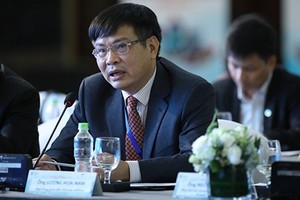 Ông Lương Hoài Nam, Phó tổng giám đốc Vietstar Airlines tại Diễn đàn ngày 5/12. Ảnh: Ngọc Thành.