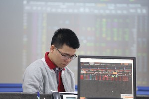 Thị trường chứng khoán lỗi hẹn sản phẩm mới, vì đâu? 