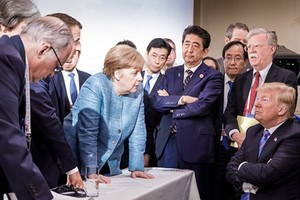 Trump và các lãnh đạo thế giới tại hội nghị G7. Ảnh: AFP.