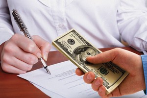 Rủi ro xuất phát từ “hoa hồng”