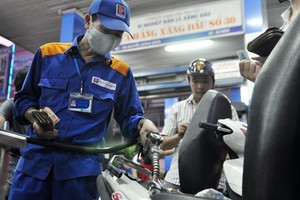 Thuế xăng dầu tăng kịch khung từ 1/1/2019.