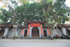 Bức tượng Phật ngồi lưng vua độc nhất Việt Nam ở Hà Nội