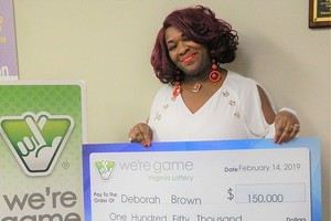 Cô Brown đã trúng 30 tờ vé số trong 1 ngày với tổng giải thưởng trị giá khoảng 3,5 tỷ đồng.