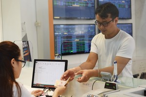 Dòng tiền trên thị trường thường ưu tiên cho những mã có "sóng", hơn là những mã lợi tức cao nhưng không đều đặn.