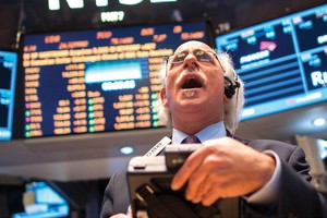 Chứng khoán Mỹ tăng 16%, liệu có nên chốt lời?