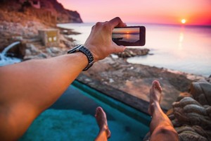 Nghề nhận lương nghìn đô để phượt khắp thế giới tìm màu sơn mới