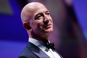Ông chủ Amazon - Jeff Bezos hiện là người giàu nhất thế giới. Ảnh: AFP.