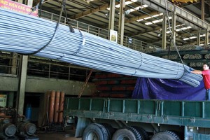 Sản xuất thép trong nước vẫn phụ thuộc nhiều vào nguồn nguyên liệu nhập khẩu.