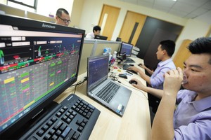 Nhà đầu tư lớn âm thầm đi ngược đám đông