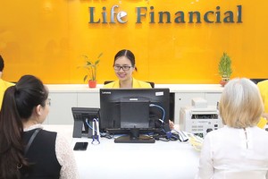 Bảo hiểm nhân thọ chạy đua cho online, sống nhờ offline 