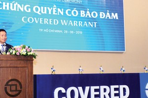 Chủ tịch UBCK kỳ vọng, sản phẩm chứng quyền có bảo đảm sẽ được nhà đầu tư trong và ngoài nước đón nhận, qua đó đẩy mạnh thu hút nguồn vốn và nâng cao tính thanh khoản cho thị trường.