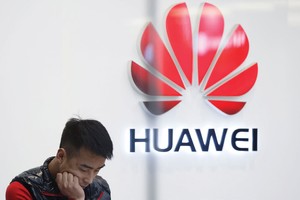 Tổng thống Mỹ Donald Trump đã cho phép các doanh nghiệp Mỹ nối lại giao dịch với Huawei.