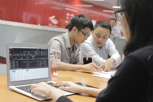 Giá CW xa giá trị hợp lý: Nhà tạo lập thị trường ở đâu?