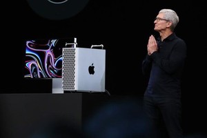 CEO Apple Tim Cook giới thiệu mẫu máy tính Mac Pro cao cấp tại sự kiện diễn ra ngày 3/6 ở San Jose, California. (Nguồn: Getty Images).