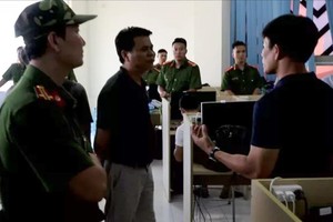 Tạm giữ 380 người Trung Quốc vận hành website cờ bạc quy mô 10.000 tỷ