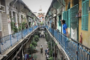 Bên trong con hẻm hơn 100 tuổi, khách Tây đến là mê ở Sài Gòn