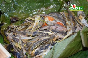 Cá suối bọc lá chuối nướng giữ nguyên được vị tươi ngọt của cá suối.
