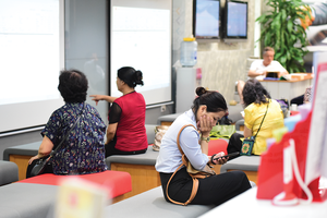 Dòng tiền thường dồn dập đổ vào thị trường khi thấy cơ hội và rút ra khi rủi ro tăng lên.