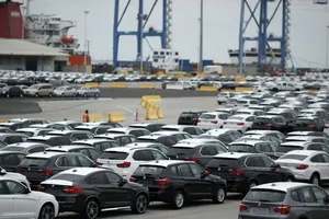 Giá xe nhập khẩu trung bình ô tô các loại từ ASEAN chỉ hơn 4.000 USD/xe, chưa thuế.