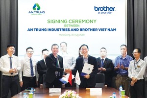 Nhựa Hà Nội ký kết hợp tác trở thành nhà cung ứng cho Brother Việt Nam.