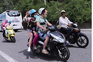 Xe tay ga sẽ không được lưu thông tại nhiều tuyến đường trên bán đảo Sơn Trà. Ảnh: Nguyễn Đông.