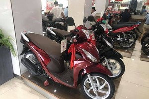 Honda Vision 2020 được đại lý nâng giá bán chênh lên đến 4 triệu đồng. 