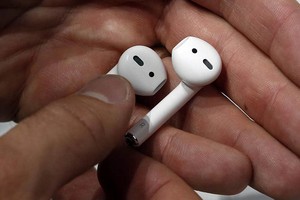AirPods Pro sẽ là tên gọi chính thức của AirPods 3?
Ảnh: AFP.