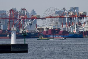 Xuất khẩu của Nhật Bản trong tháng 9 giảm 5,2% so với cùng kỳ năm ngoái, do các mặt hàng xuất khẩu chủ chốt sang Mỹ, Hàn Quốc giảm mạnh. Ảnh: AFP.