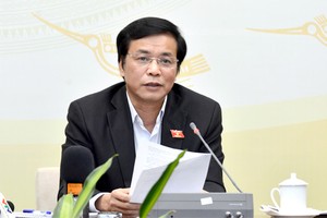 Ủy viên Trung ương Đảng, Tổng thư ký Quốc hội, Chủ nhiệm Văn phòng Quốc hội Nguyễn Hạnh Phúc.