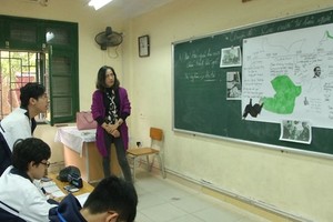 Giáo viên hợp đồng sẽ có cơ hội được xét tuyển đặc cách. (Ảnh minh họa: Phạm Mai/Vietnam+)