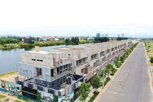 Dãy biệt thự Regal One River của Đất Xanh Miền Trung tại Hội An. Ảnh: Q.M