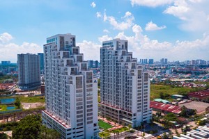 Luxgarden có thiết kế độc đáo, tầm nhìn hai mặt hướng sông Sài Gòn, tọa lạc trên trục đường Nguyễn Văn Quỳ (Q.7), liền kề khu đô thị Phú Mỹ Hưng có kết nối giao thông vô cùng thuận tiện. 