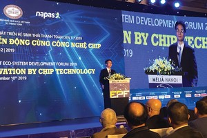 Phó thủ tướng Vũ Đức Đam phát biểu tại diễn đàn.