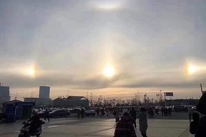 'Mặt Trời ma' sáng rực trên bầu trời Trung Quốc