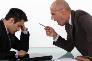 Nhân viên có quyền chấm dứt hợp đồng ngay không cần báo trước nếu bị sếp nhục mạ... (ảnh minh hoạ)