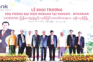 HDBank đã khai trương Văn phòng đại diện đầu tiên tại Myanmar dưới sự chứng kiến của Thủ tướng Chính phủ Nguyễn Xuân Phúc.