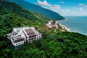 InterContinental Danang Sun Peninsula Resort do Sun Group đầu tư xây dựng nhận nhiều giải thưởng danh giá quốc tế.