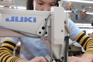 Nhiều doanh nghiệp dệt may Việt Nam có năng suất lao động bình quân thấp so với các nước trong khu vực.